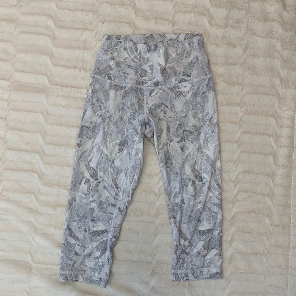 Lululemon cropped print leggings